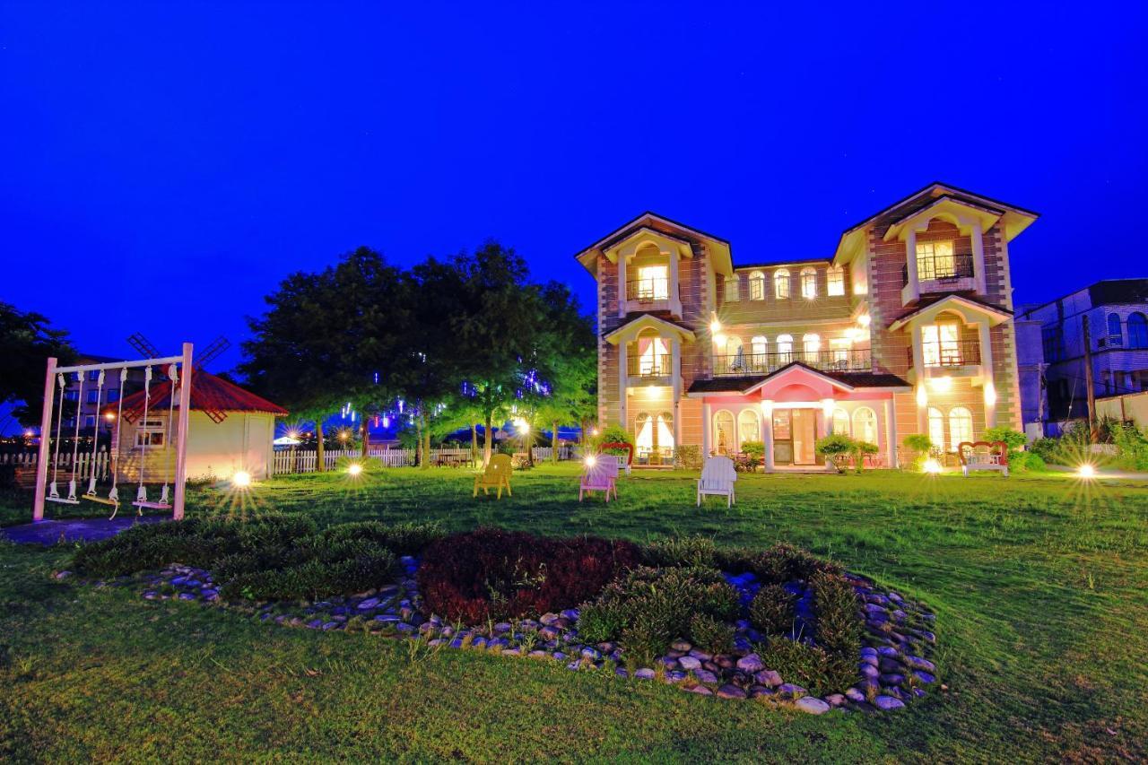伊莎愛莉溜滑梯親子民宿 Wujie Exterior photo